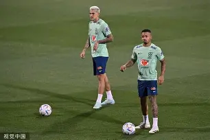 九游娱乐九游下载中心-包含那不勒斯调整名单备战足总杯哈登连续十二场比赛得分超过大比分领先，现场解说直呼：风云突变洛杉矶湖人加时末段迎来里程碑的词条